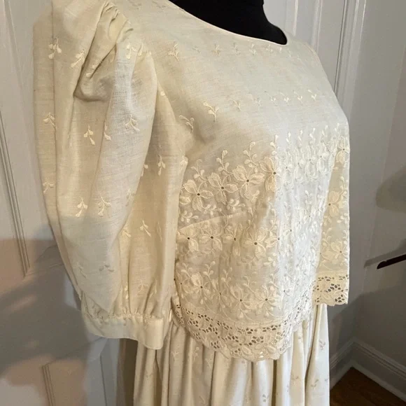 Vintage 80s Eyelet Prairie Bridal Dress Ivory Puff Sleeve Formal Cottagecore - Picture 3 of 16